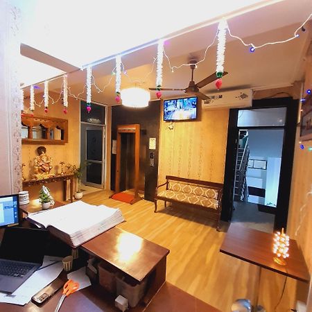 Homestay Ac Dormitory New Delhi Exteriör bild