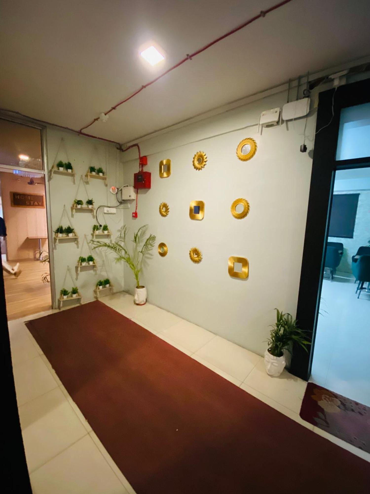 Homestay Ac Dormitory New Delhi Exteriör bild