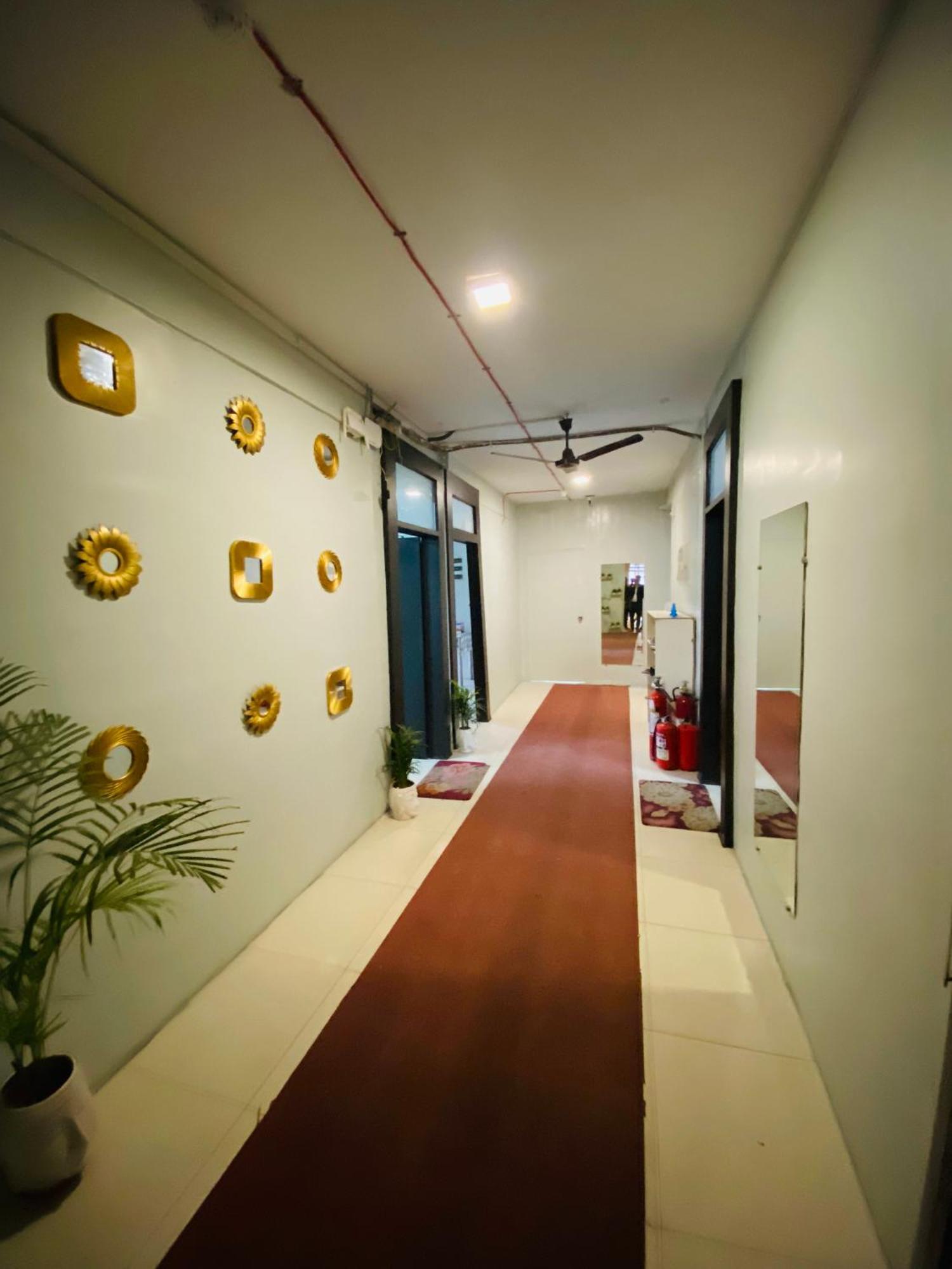 Homestay Ac Dormitory New Delhi Exteriör bild