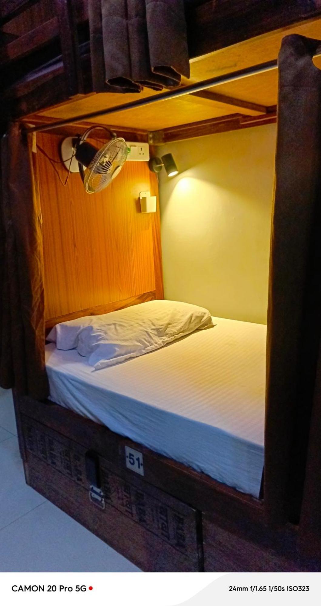 Homestay Ac Dormitory New Delhi Exteriör bild